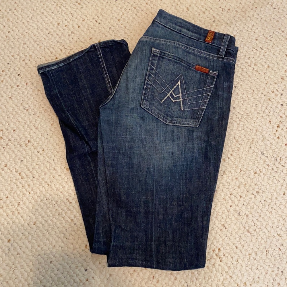 Straight-legged jeans